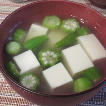 絹豆腐を使用しました！なめらかな豆腐と、オクラのとろみの組み合わせがマッチしますね(´艸｀*)
あっさりスープで、とても美味しかったです♪